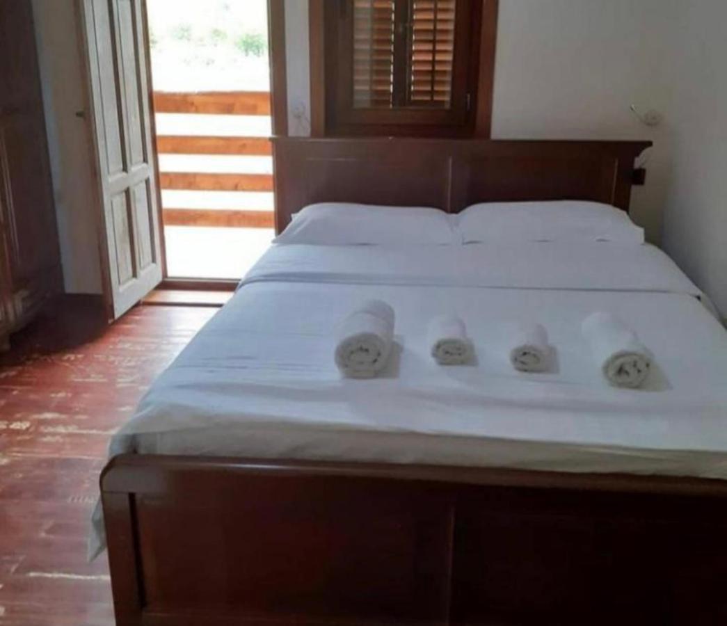 Residence: Quku I Valbones *
