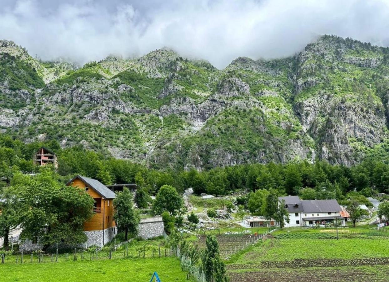 Residence: Quku I Valbones